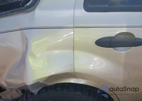 2010 Ford Escape Xlt z USA, uszkodzony, nr VIN 1FMCU9DG2AKC90563